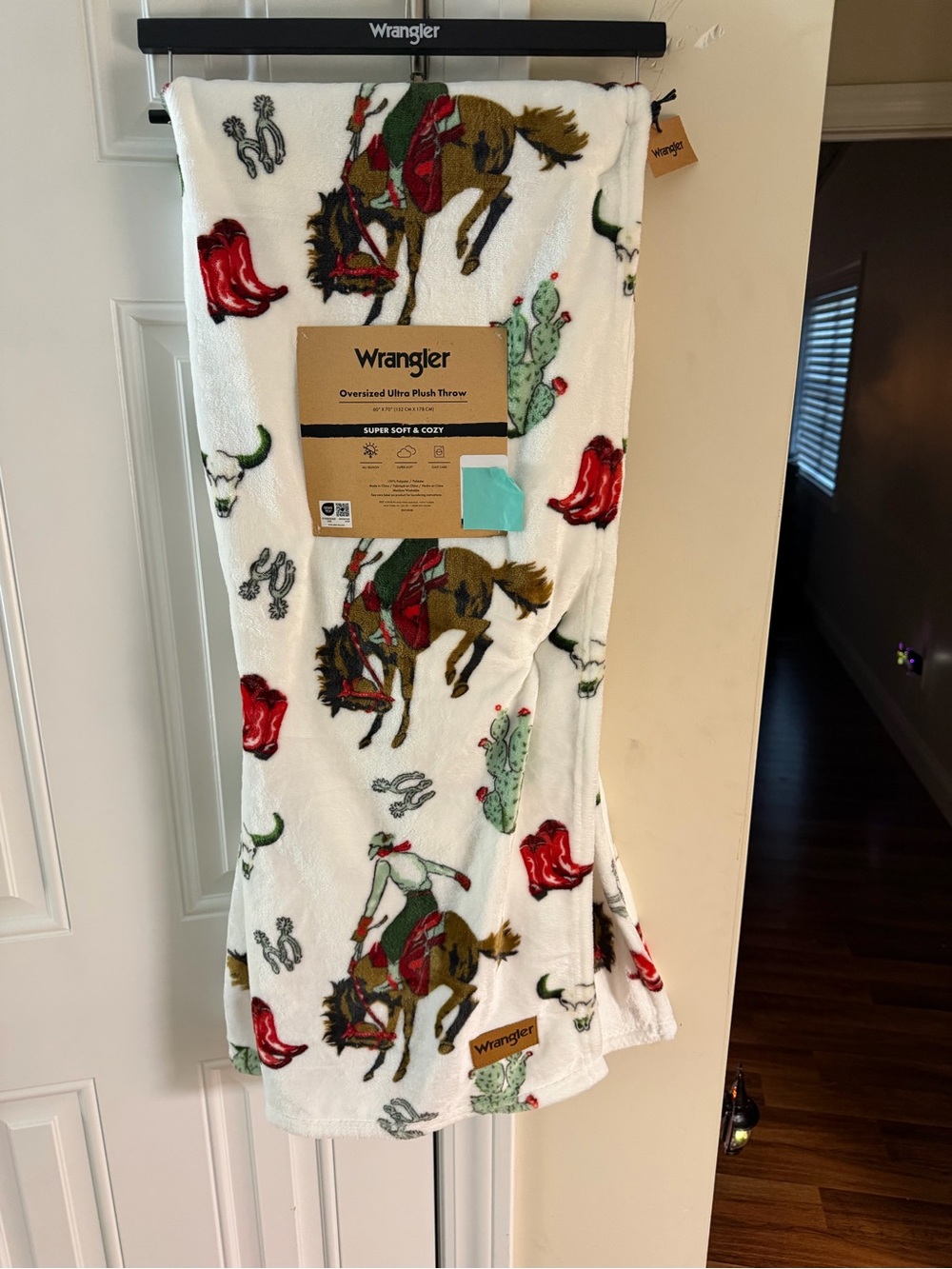 New Release Wrangler Oversized Ultra Plush Christmas Throw Blanket with Cowboys